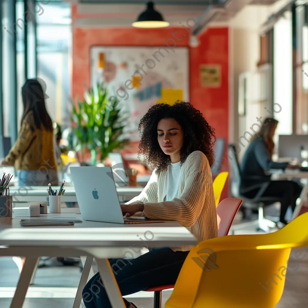 Freelancer collaborating with a team in co-working space - Image 1