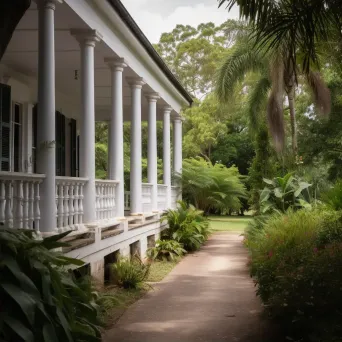 Colonial plantation house with white columns - Image 2